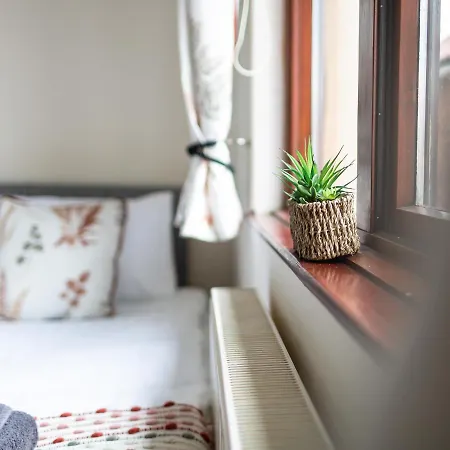 Διαμέρισμα Adrian House, Near Hospital, Easy Parking + Garden