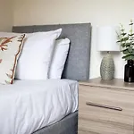 Apartman Adrian House, Near Hospital, Easy Parking + Garden *