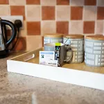 Adrian House, Near Hospital, Easy Parking + Garden *