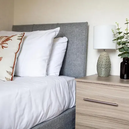 Apartment Adrian House, Near Hospital, Easy Parking + Garden *