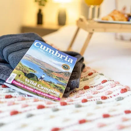 Adrian House, Near Hospital, Easy Parking + Garden *