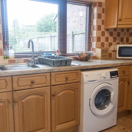 Adrian House, Near Hospital, Easy Parking + Garden