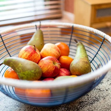 Apartmán Adrian House, Near Hospital, Easy Parking + Garden