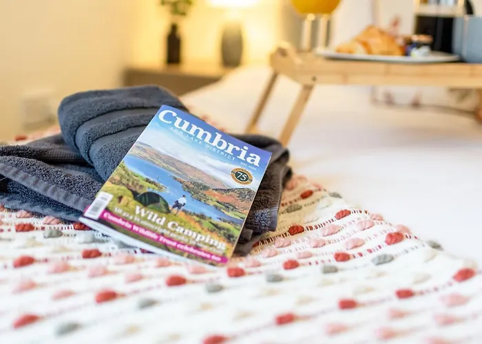 Adrian House, Near Hospital, Easy Parking + Garden *