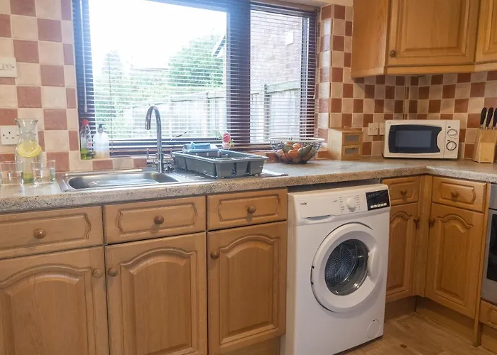 Adrian House, Near Hospital, Easy Parking + Garden