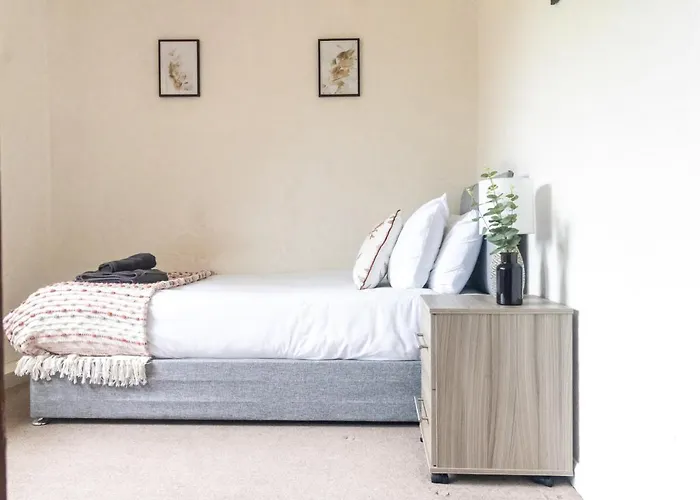 Apartment Adrian House, Near Hospital, Easy Parking + Garden *