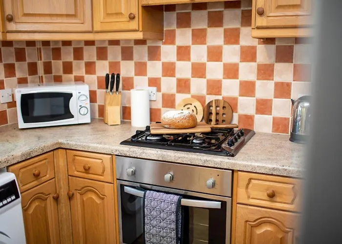 Apartment Adrian House, Near Hospital, Easy Parking + Garden *