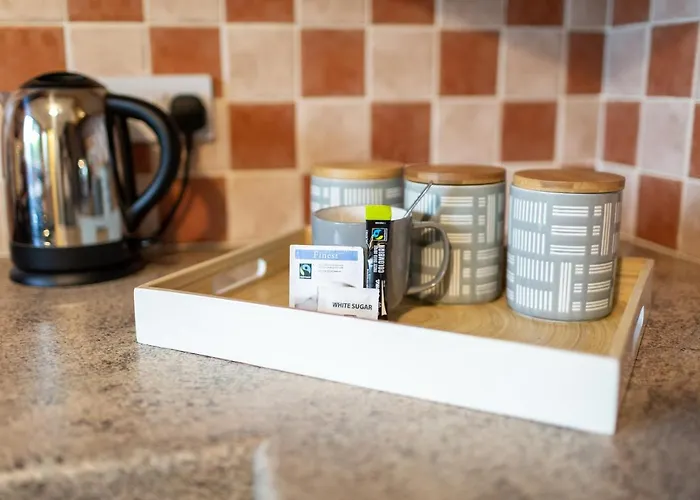 Adrian House, Near Hospital, Easy Parking + Garden *