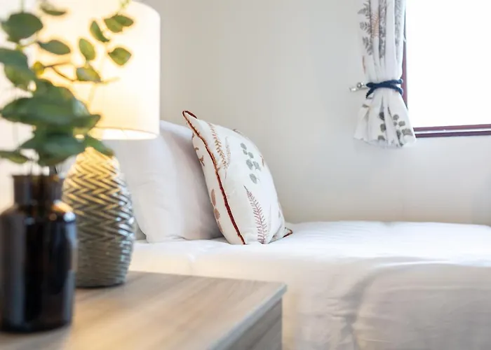 Adrian House, Near Hospital, Easy Parking + Garden Apartment Carlisle (Cumbria)