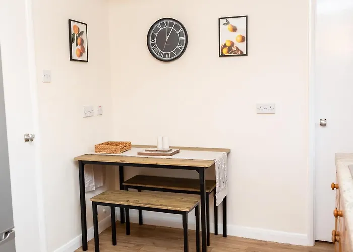 Apartment Adrian House, Near Hospital, Easy Parking + Garden *