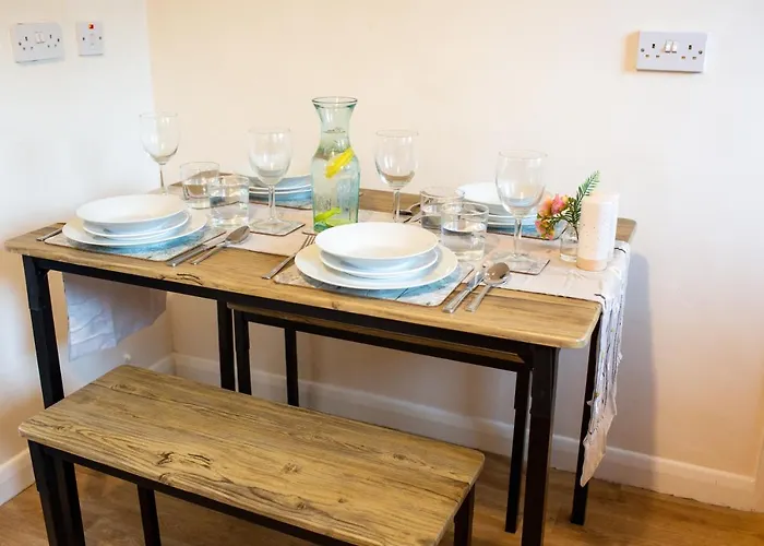 Adrian House, Near Hospital, Easy Parking + Garden * Carlisle (Cumbria)